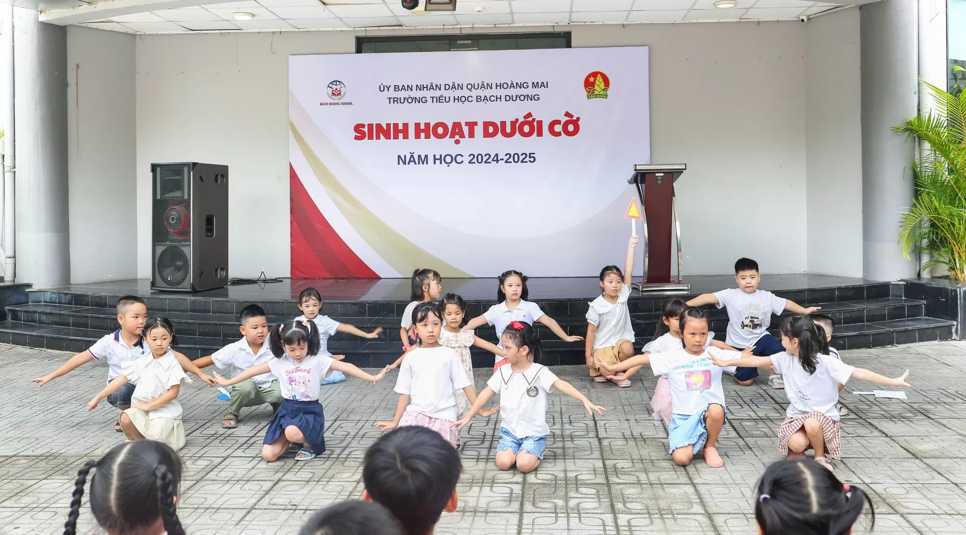 CHÀO CỜ ĐẦU TUẦN