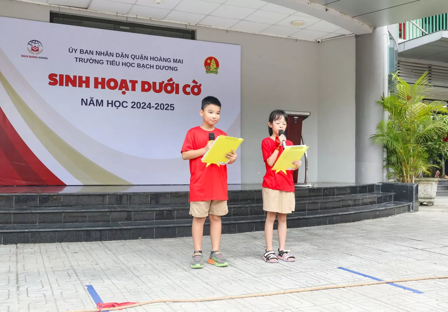 SINH HOẠT DƯỚI CỜ - trò chơi dân gian “Kéo co”