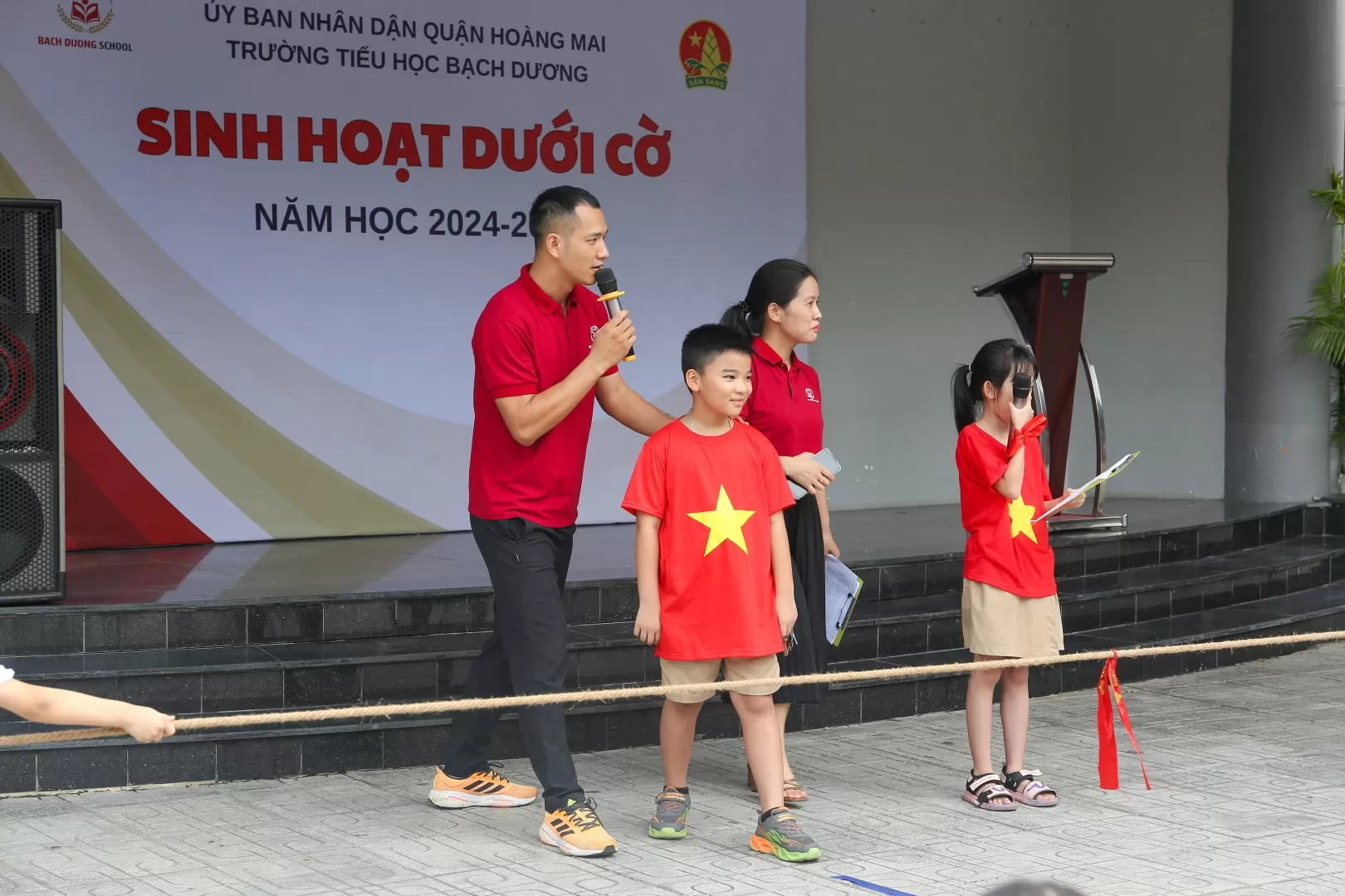 SINH HOẠT DƯỚI CỜ - trò chơi dân gian “Kéo co”