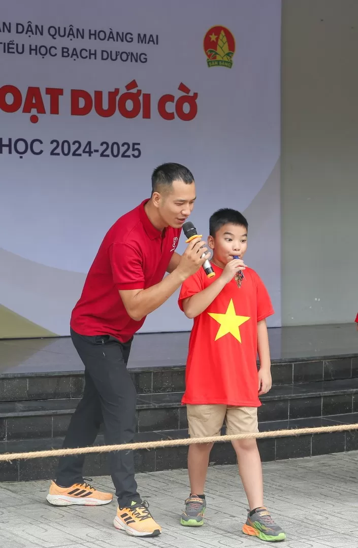 SINH HOẠT DƯỚI CỜ - trò chơi dân gian “Kéo co”