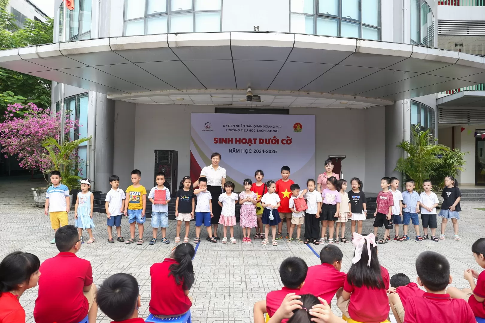 SINH HOẠT DƯỚI CỜ - trò chơi dân gian “Kéo co”