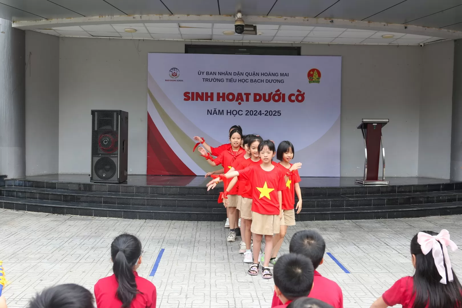 SINH HOẠT DƯỚI CỜ - trò chơi dân gian “Kéo co”