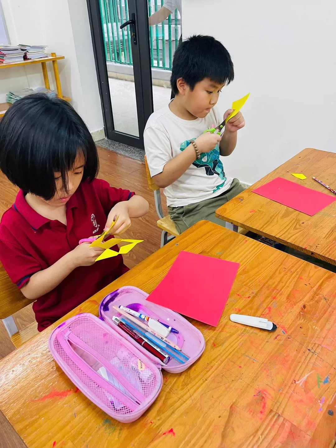 2C1 - HOẠT ĐỘNG LÀM CỜ TỔ QUỐC CHÀO MỪNG QUỐC KHÁNH 2/9