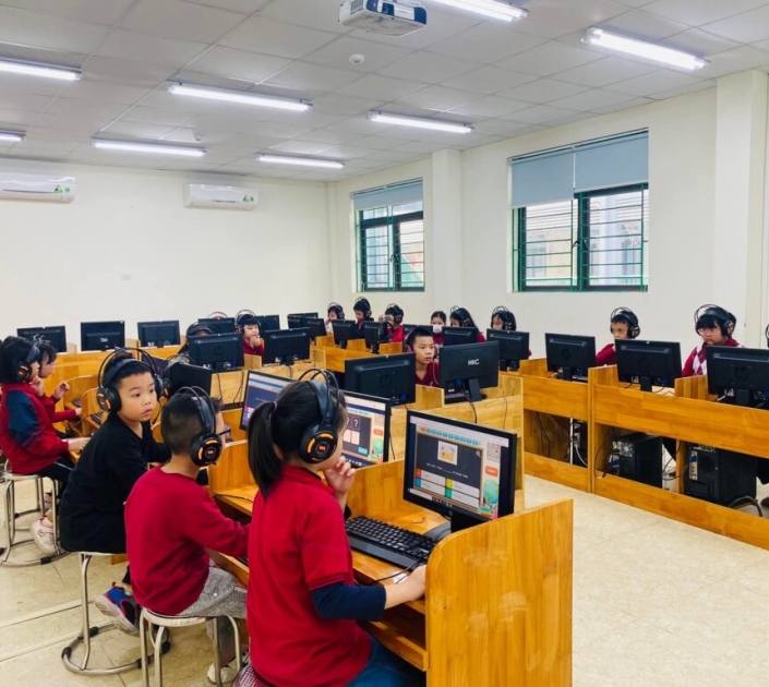 Thư viện trường với lượng kiến thức khổng lồ